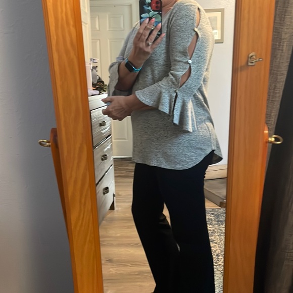 Green Envelope grey tunic with slits in the 3/4 lgth sleeves, size large. - Picture 7 of 7